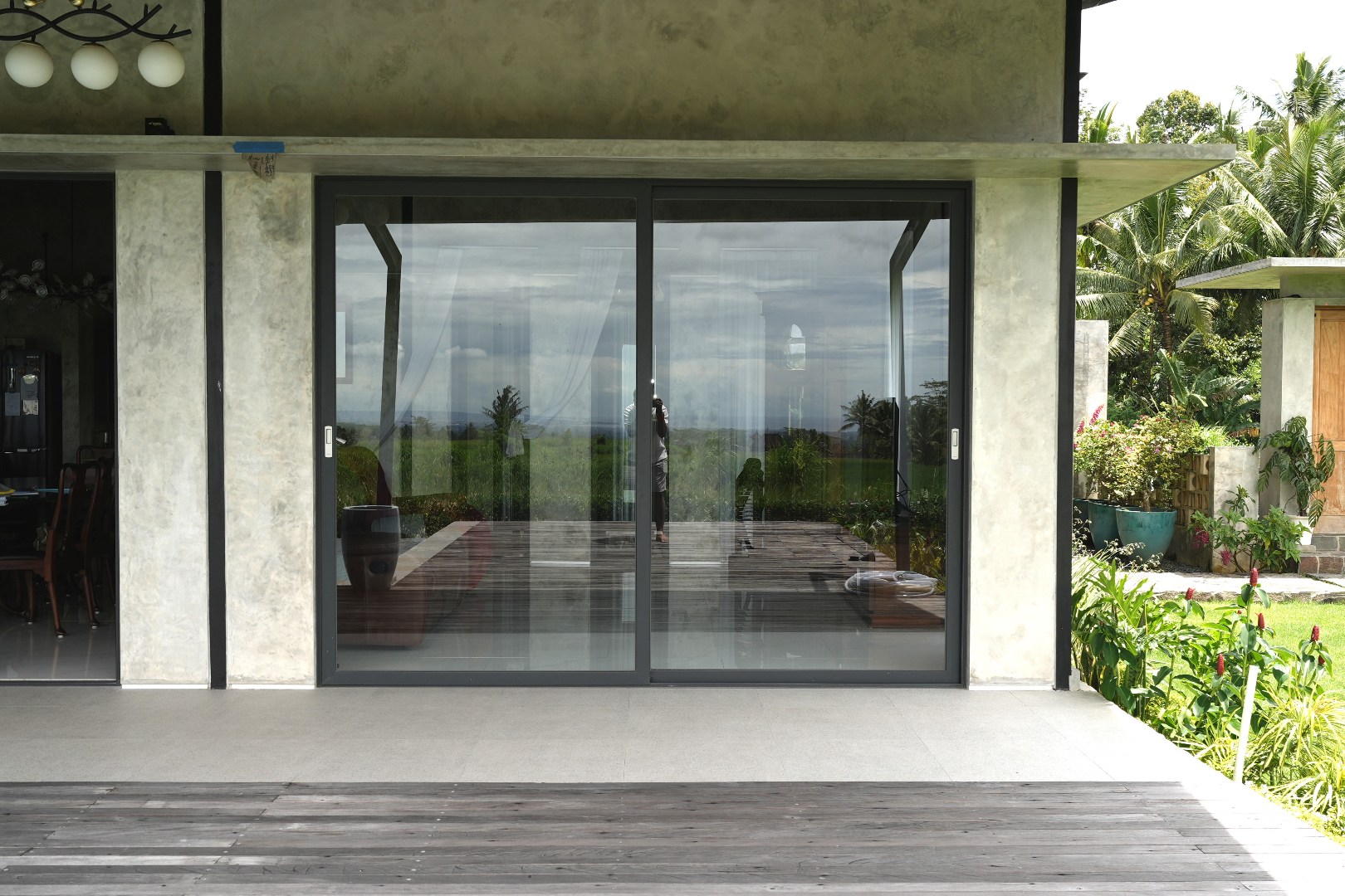 sliding door