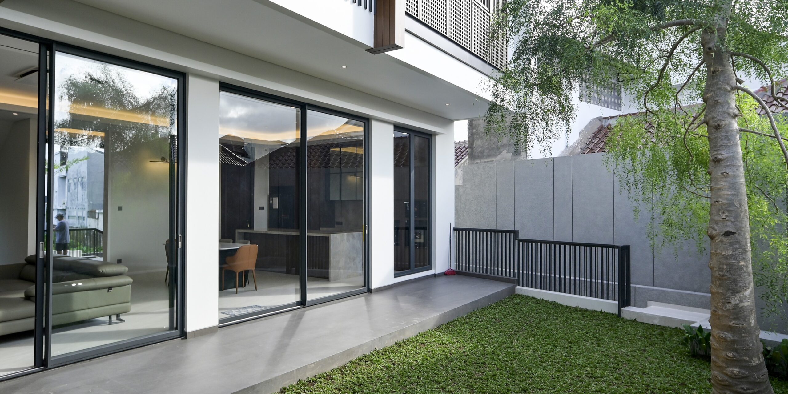 sliding door
